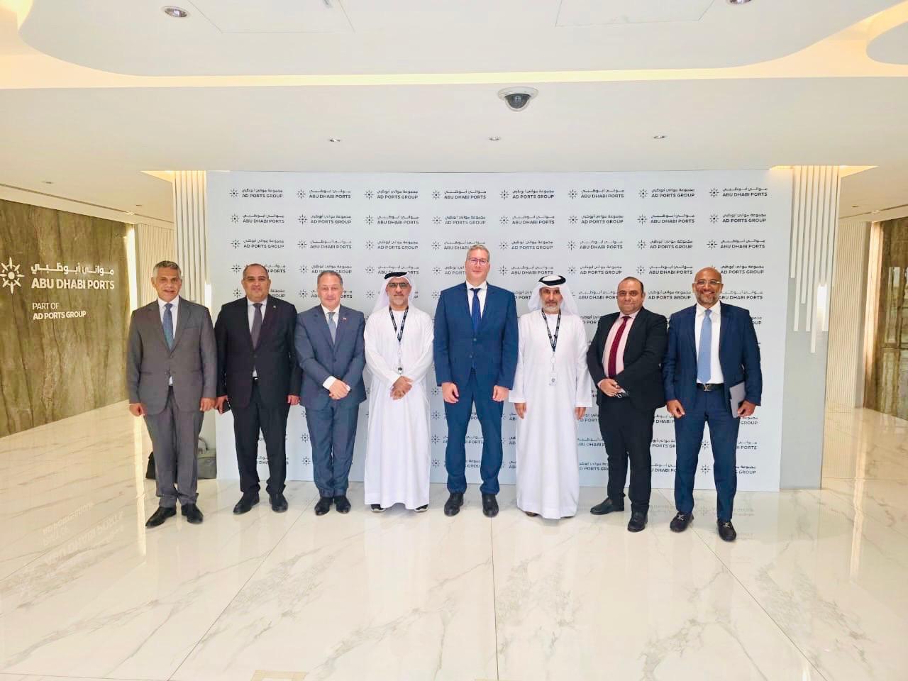 وزير البترول يبحث التعاون الإقليمي مع مجموعة موانئ أبوظبي